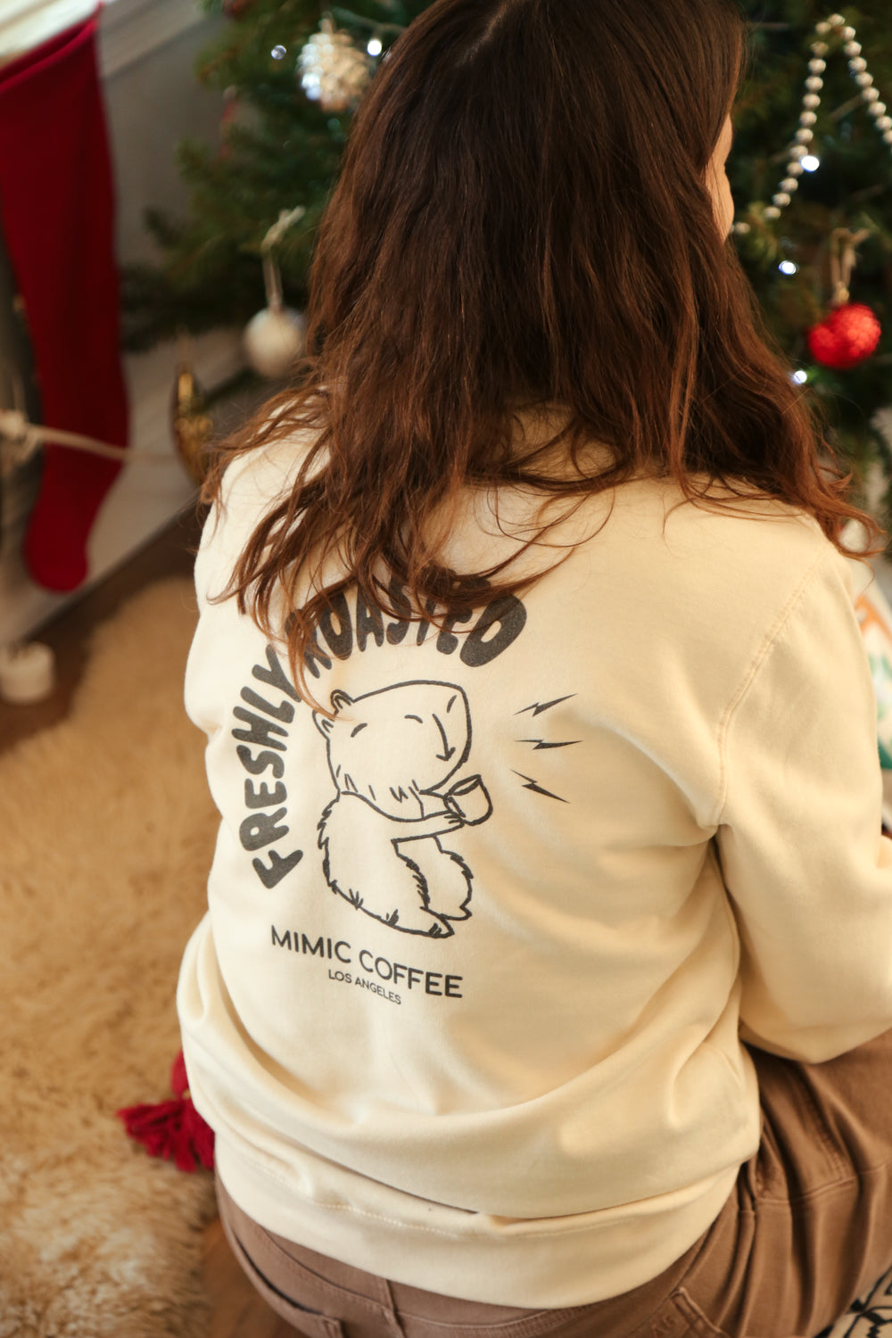 CREAM CREWNECK – Mimic